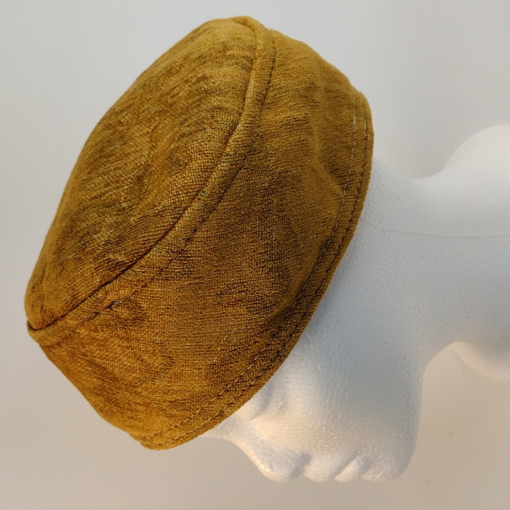 Box hat for men and women.